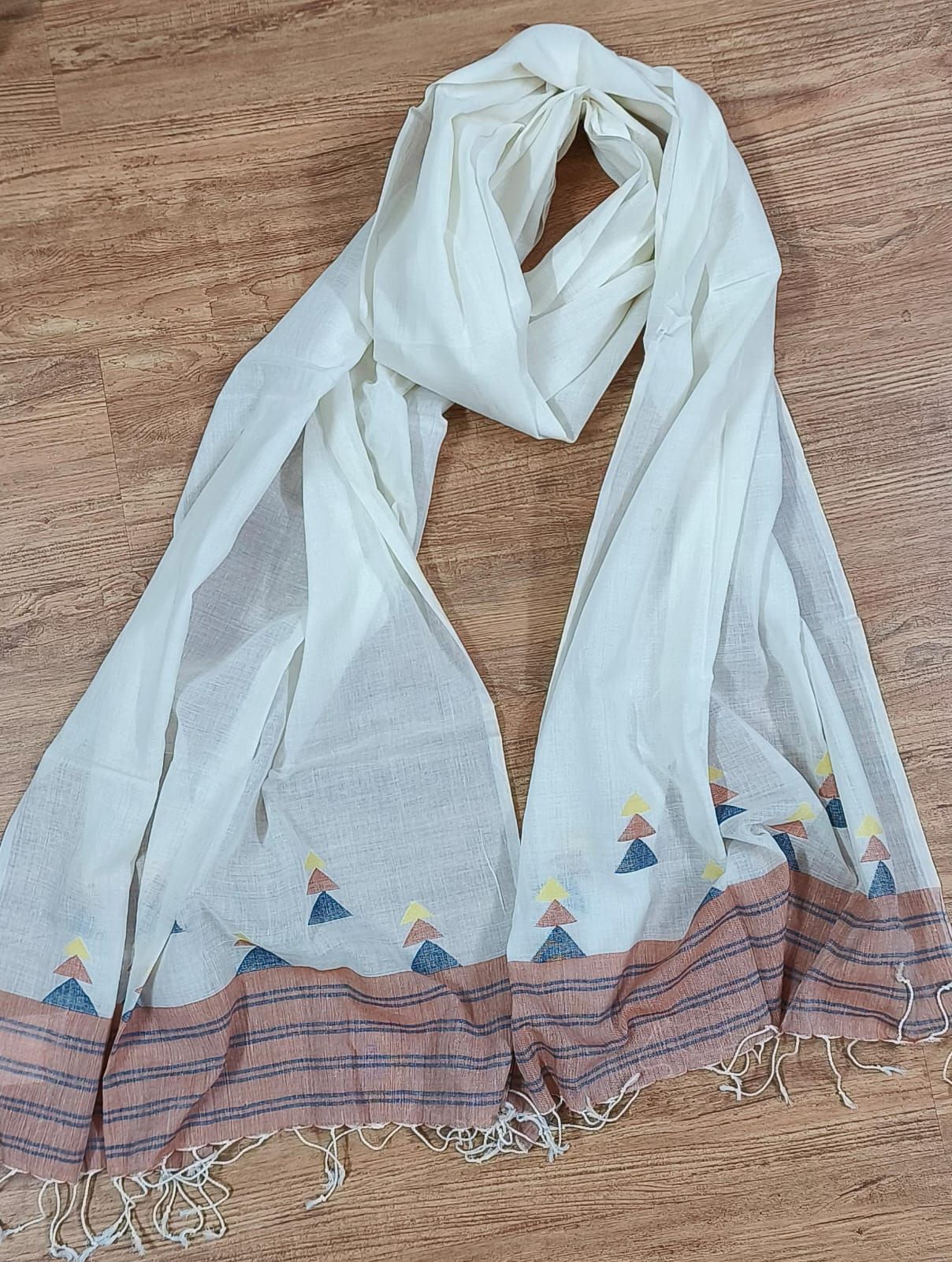 Cotton scarf with Jamdani narrow stripe